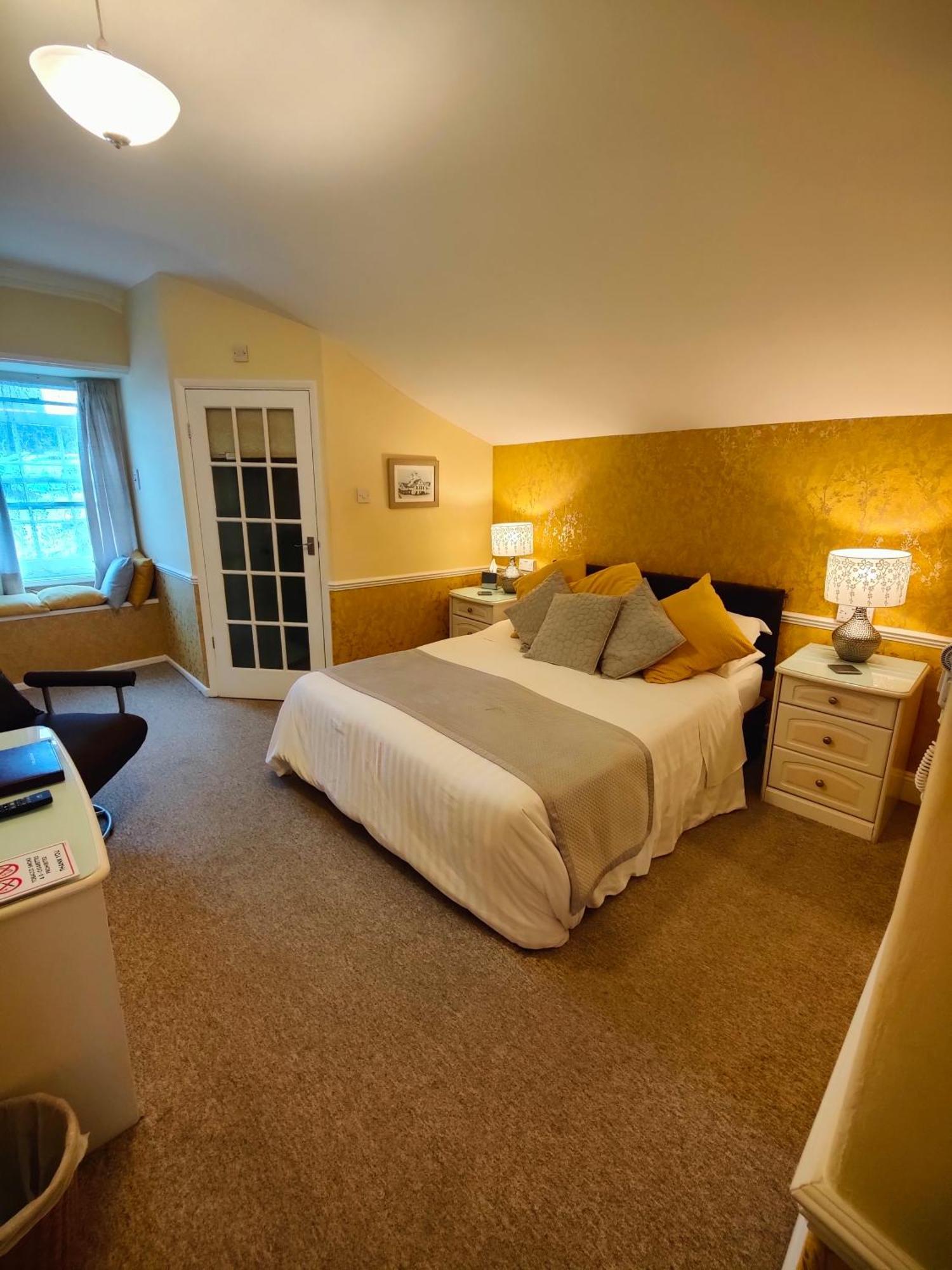 Hotel The Pack O' Cards à Combe Martin Extérieur photo