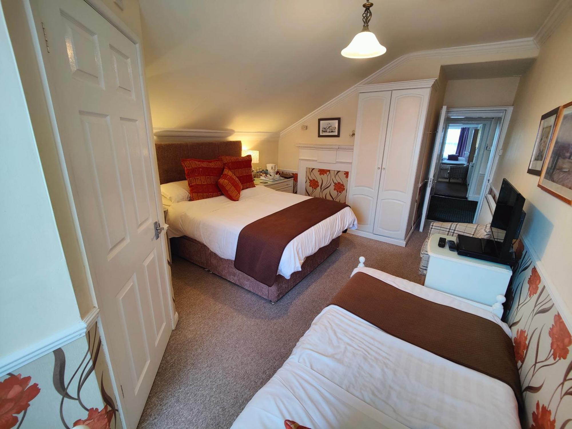 Hotel The Pack O' Cards à Combe Martin Extérieur photo